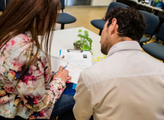 Maavar: Sigue adelante el programa de inserción laboral y apoyo a emprendedores de AMIA y el Joint