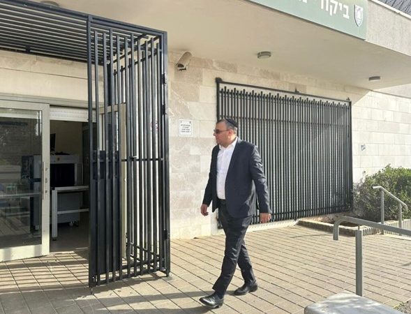 Vergüenza en una prisión militar: a los Bajurim no se les proporcionó comida Mehadrin durante tres días