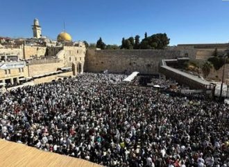 Deri critica duramente a la Corte Suprema: “No permitiremos cambios en la forma de la Tefilá en el Kótel”
