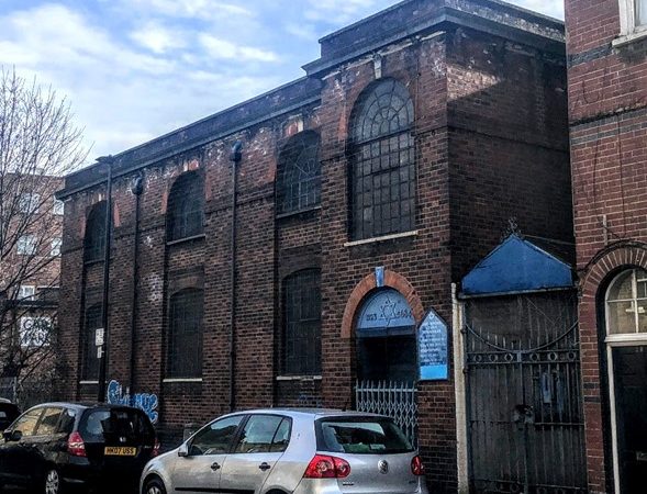 Señal de los tiempos: Un grupo comunitario musulmán busca comprar una sinagoga histórica en el este de Londres