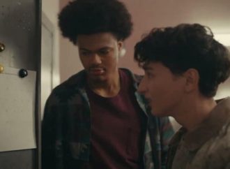 El multimillonario judío Robert Kraft presenta un anuncio en el Super Bowl para crear conciencia sobre el odio a los judíos