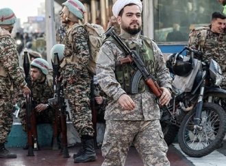 Misteriosos ataques suicidas con drones en Teherán matan a decenas de miembros de las fuerzas Basij en cuestión de minutos