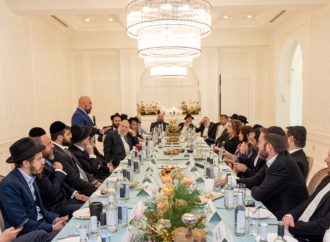 El vicegobernador de Florida, Jay Collins, organiza una mesa redonda con 40 líderes de la comunidad judía de Florida