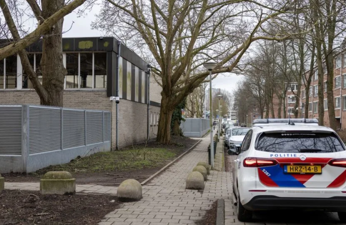 La policía holandesa arresta a cuatro adolescentes por el atentado terrorista con bomba contra una sinagoga la semana pasada