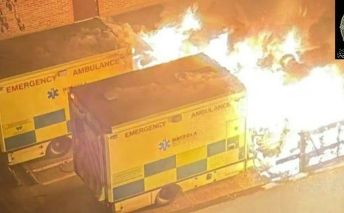 Un grupo terrorista vinculado a Irán se atribuye la responsabilidad del incendio de ambulancias de Hatzolah en Londres