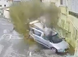 Ocho ataques en horas: 14 heridos, coches vuelcan en el aire [Vídeo Dramático]