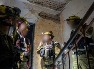 Un israelí muere y varios resultan heridos en un ataque con misiles de racimo iraníes en Tel Aviv