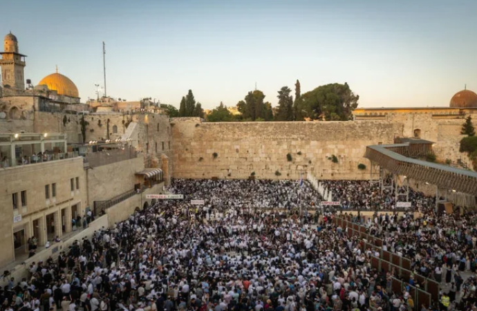 La población judía mundial alcanza los 15,8 millones, casi la mitad en Israel