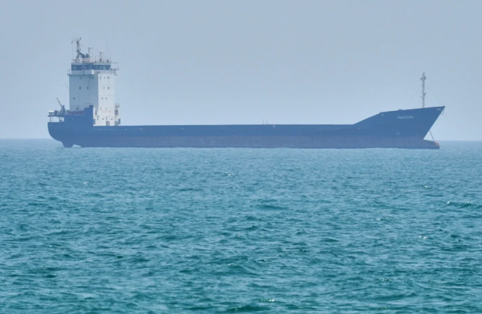 Trump quiere mantener cerrado el estrecho de Ormuz para evitar que Irán cobre impuestos a los barcos