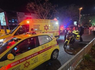 Las celebraciones del Día de la Independencia se vieron empañadas por apuñalamientos e incendios, con varios israelíes heridos