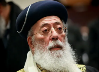 El ex rabino jefe sefardí Shlomo Moshe Amar advierte contra los autoproclamados “cabalistas” y “gente justa”, e insta al público a mantenerse alejado