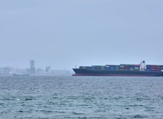 Irán busca resolver primero la crisis del estrecho de Ormuz y posponer las conversaciones sobre uranio para debilitar la influencia de Estados Unidos