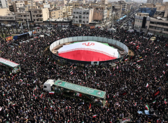 El régimen iraní insta a la población a formar cadenas humanas alrededor de las centrales eléctricas y a estar dispuesta a morir