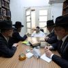 Bomba política: El rabino Landau ordena a los diputados disolver la Knesset por el proyecto de ley, lo que supone el fin del bloque de derecha