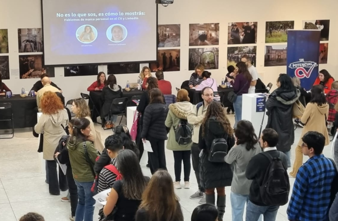“Tu Potencial CV”: Más de 350 personas fortalecieron su perfil laboral en la jornada del Servicio de Empleo AMIA