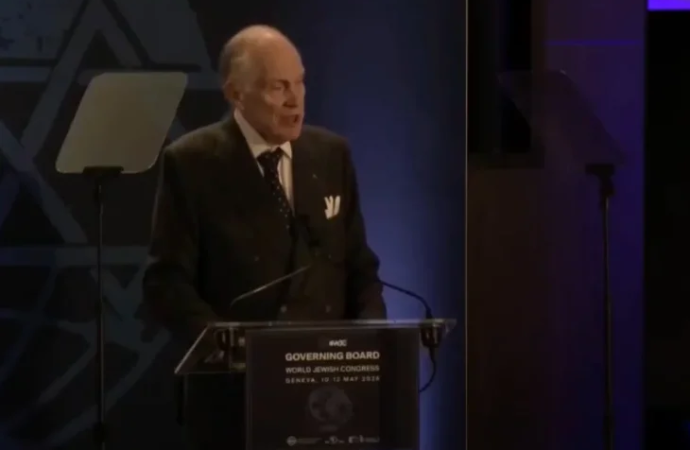 Ronald Lauder insta a los judíos a dejar de “educar a los antisemitas”