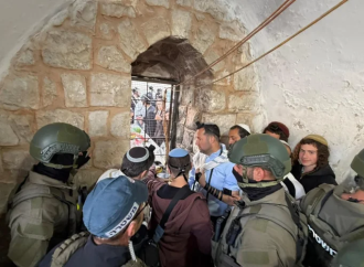 Miles de personas participan en la mayor celebración de Shajarit en la tumba de Yosef desde la Segunda Intifada