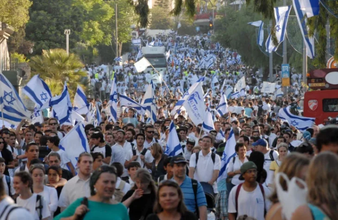 Iom Ieruhalayim: Miles de personas llenarán Jerusalem esta noche para conmemorar los 59 años de la reunificación