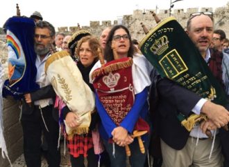 La Knesset debate un proyecto de ley que penaliza la oración no ortodoxa en el Kótel y prohíbe las conversiones a religiones no ortodoxas