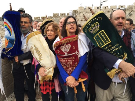 La Knesset debate un proyecto de ley que penaliza la oración no ortodoxa en el Kótel y prohíbe las conversiones a religiones no ortodoxas