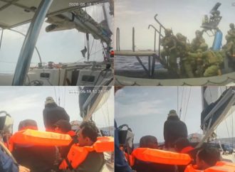 Los comandos de Shayetet 13 comienzan a tomar el control de una flotilla turca en ruta hacia Gaza