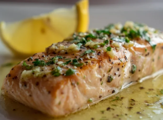 5 salsas llenas de sabor para un salmón al horno perfecto