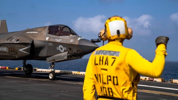 Estados Unidos lleva a cabo ataques de autodefensa en el sur de Irán contra emplazamientos de misiles y barcos minadores