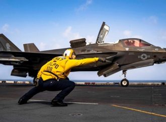 Estados Unidos lanza nuevos ataques contra un emplazamiento iraní que amenaza a las fuerzas armadas y al transporte marítimo del estrecho de Ormuz