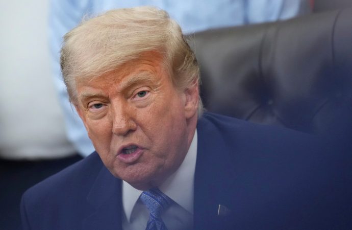 “Tigre de papel”: Un analista saudí afirma que la negativa de Trump a derrocar al régimen iraní ha destruido la credibilidad de Estados Unidos