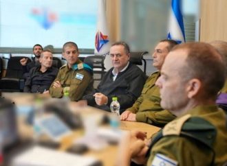 Israel en estado de máxima alerta ante la escalada regional: las ciudades abren refugios públicos