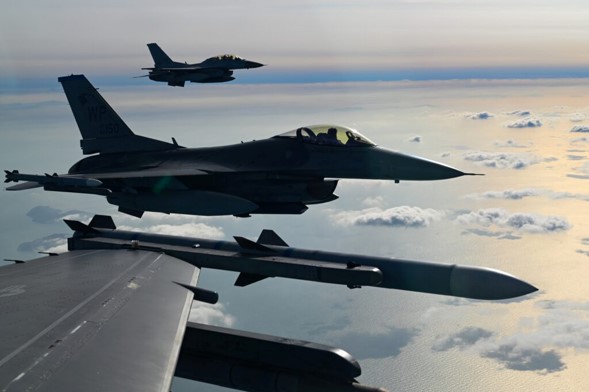Trump afirma que se dispararon 49 misiles Tomahawk contra objetivos en Irán