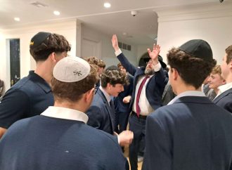 Un récord de 9 Bar Mitzvá en BJX, el Centro Kiruv de Flatbush