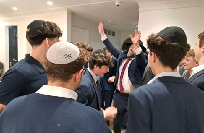 Un récord de 9 Bar Mitzvá en BJX, el Centro Kiruv de Flatbush