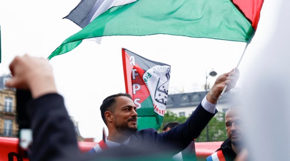París concede la ciudadanía honoraria a palestinos de Gaza y Cisjordania, lo que provoca el rechazo de la comunidad judía.