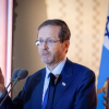 El helicóptero que transportaba al presidente Herzog fue obligado a realizar un aterrizaje de emergencia tras una colisión con un ave