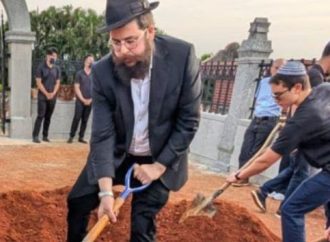 Histórico: Se inaugura el primer Bet Hakevarot en Taiwán y un israelí recibe su primer Kevurah