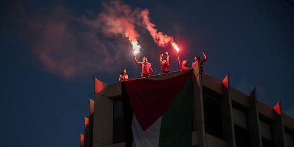 Batallones de asalto antisionistas patrullan las calles de Salónica, atacando a israelíes y judíos