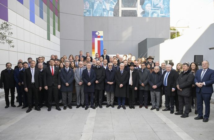 Cincuenta intendentes de todo el país participaron en AMIA del Encuentro Federal por la Memoria