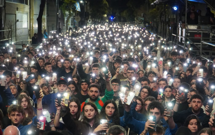 “La memoria no pasa de moda”: Emotivo acto de jóvenes para exigir justicia