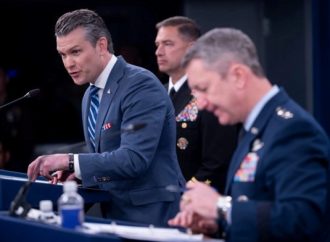 Planes de guerra: El jefe del CENTCOM diseñó una campaña aérea de dos semanas para inutilizar los misiles de Irán