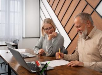 AMIA y BBVA lanzan la cuarta edición de “Emprender +55”