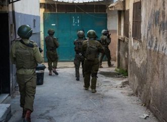 Terrorista eliminado: Un terrorista armado con un cuchillo ataca a paracaidistas de las FDI en Jenin