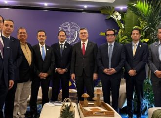 El ministro de Asuntos Exteriores israelí se reúne con el nuevo gobierno colombiano mientras ambos países buscan reconstruir sus lazos estratégicos