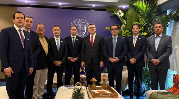 El ministro de Asuntos Exteriores israelí se reúne con el nuevo gobierno colombiano mientras ambos países buscan reconstruir sus lazos estratégicos