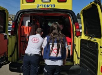 Tras la muerte de otro niño israelí en un coche a altas temperaturas, Hatzalah pide a los padres que “se detengan un segundo”