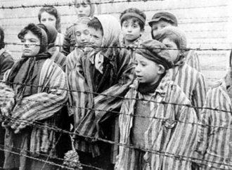 Historia del Holocausto: Un tribunal israelí bloquea la subasta de la insignia amarilla y otros objetos de la era nazi