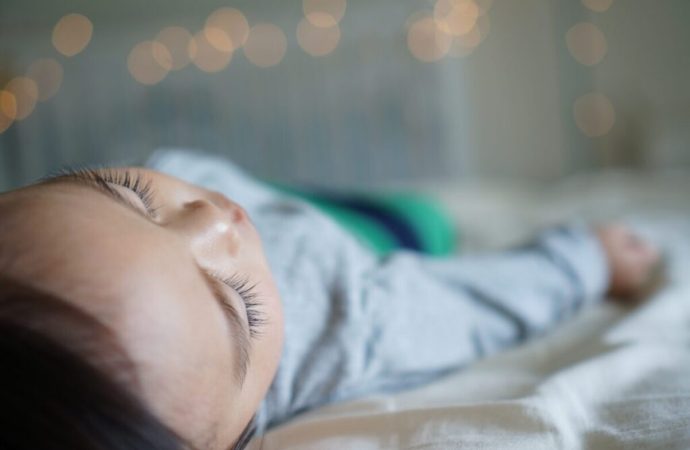 Una inusual ola de enfermedades gastrointestinales azota Israel, afectando a niños y padres