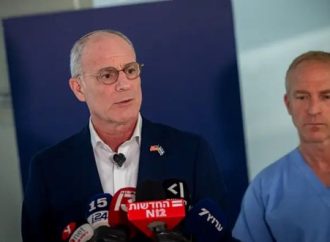 Embajador de EE. UU. Leiter ruega por un milagro y muchas Tefillot por la salvación de su hijo mientras su hija da a luz en el mismo hospital