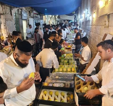 ¿Visitaron el mercado de las cuatro especies de la fiesta de sucot? ¡Vale la pena!