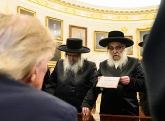 Unión de Satmar: Los rabinos se dan la mano y hablan en persona por primera vez en décadas en una reunión en la Casa Blanca de Trump
